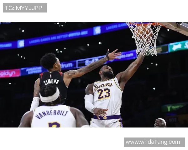 湖人对决开拓者季后赛第三场精彩回顾与分析